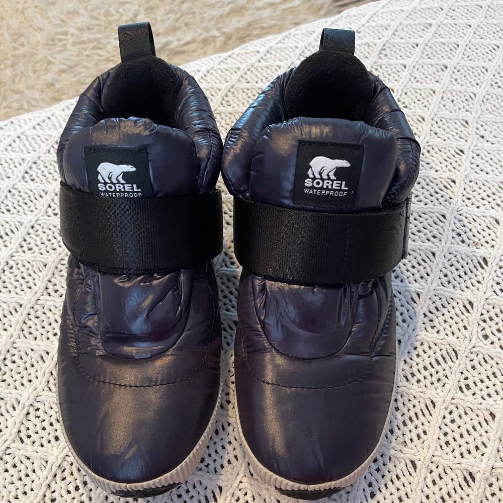 Women’s Sorel Out and About Puffy Ankle Boot, Navy